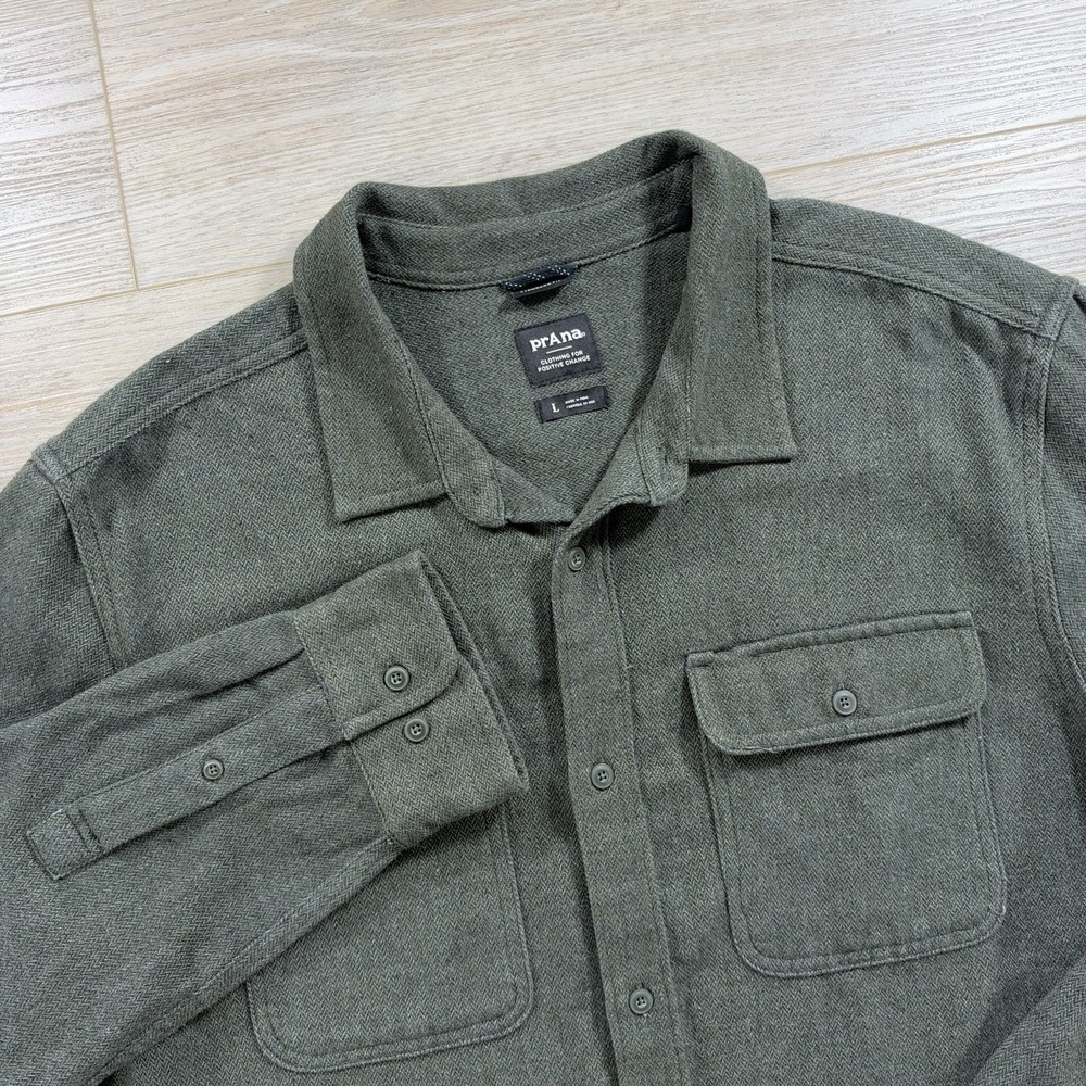 prAna Large Green Westbrook Flannel Green Herringbone Standard Fit Button Up